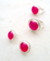 Preview: Ring mit einem leuchtend, pinkfarbenen Chalcedon.