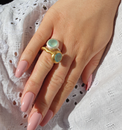 Ring "Organic" mit einem helblauen Chalcedon