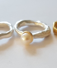 Ring "Organic" mit einer Süßwasserperle