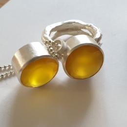 Preview: Ring "Organic" mit einem großen gelben Chalcedon