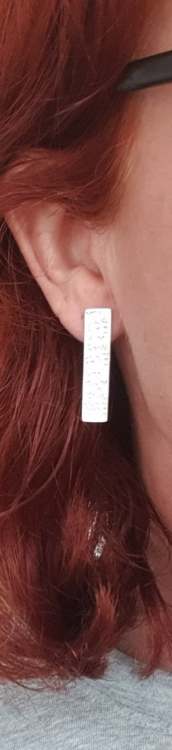 Ohrstecker mit eingehämmerter Botschaft !